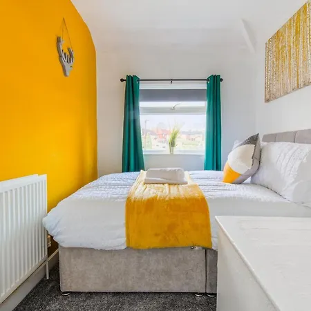 Rookwood House - Spacious Home With Free Parking - Short Stay Leeds Leeds  Exterior photo