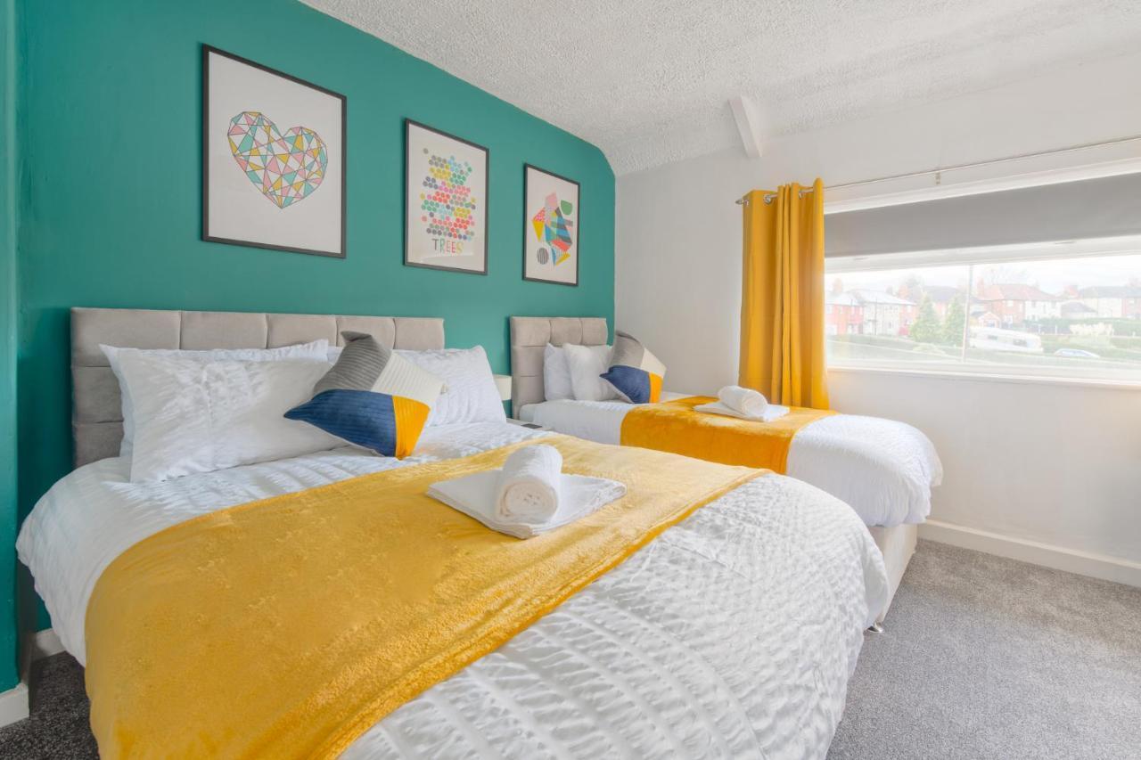 Rookwood House - Spacious With Free Parking - Short Leeds Holiday home Leeds (West Yorkshire)